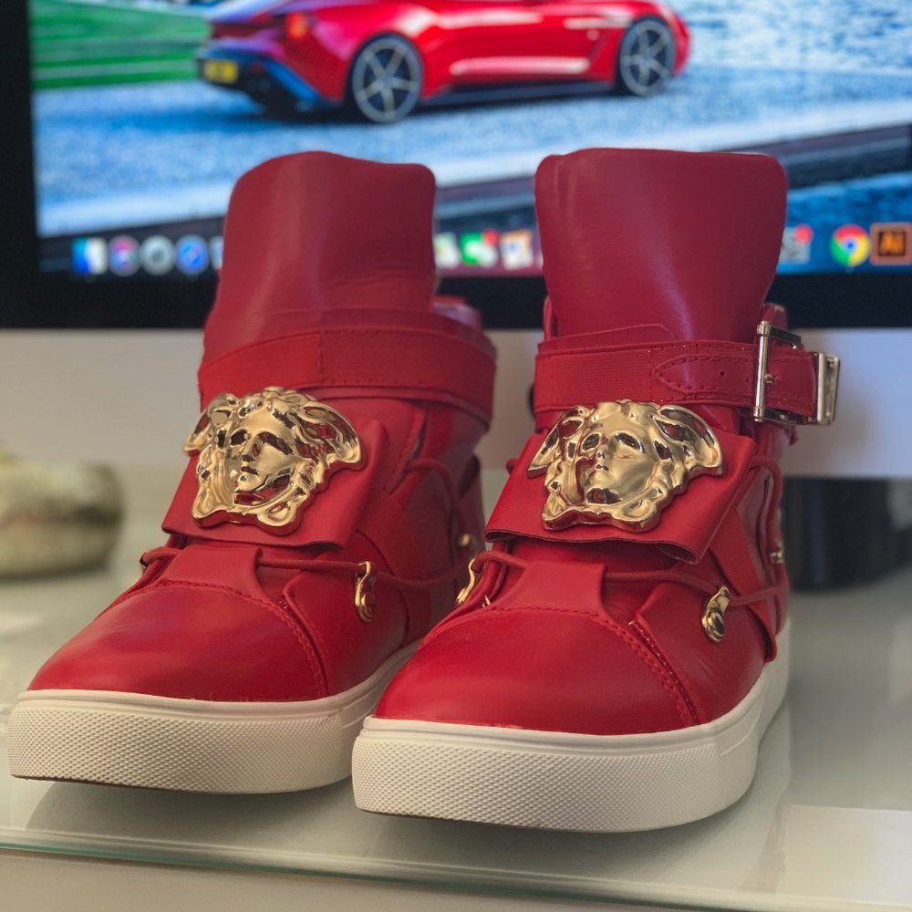 Versace - Picture 2 of 2